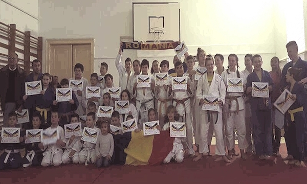 De Ziua Naţională a României , micuţii de la secţia de Judo a Oraşului Lipova au avut parte de o competiţie specială
